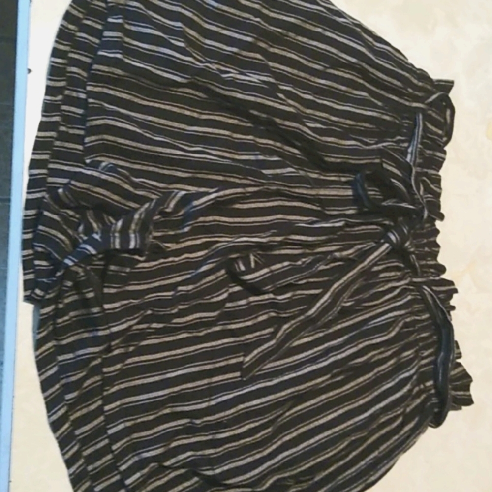 Hollister high waisted Paper Bag Shorts